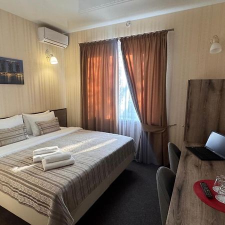 Шляпа Hotel Dnipro Exterior photo